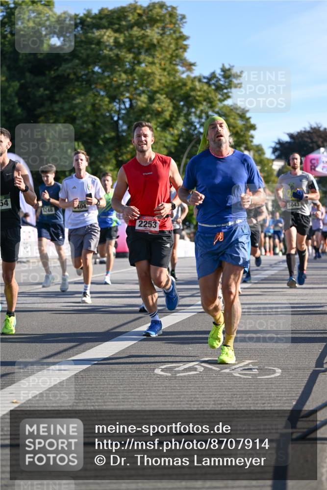 07.09.2025 - BARMER Alsterlauf Dr. Thomas Lammeyer http://msf.ph/oto/8707914 07.09.2025 09:29:13 Laufen 54, 5248, 404, 5043, 2253 meine-sportfotos.de