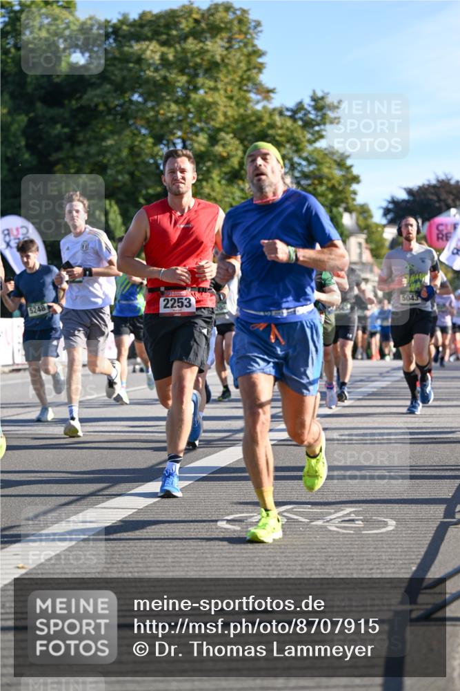 07.09.2025 - BARMER Alsterlauf Dr. Thomas Lammeyer http://msf.ph/oto/8707915 07.09.2025 09:29:13 Laufen 5248, 2253, 5043 meine-sportfotos.de