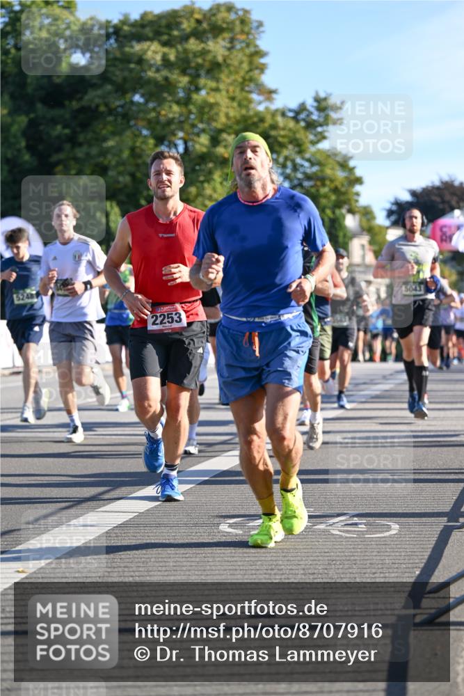 07.09.2025 - BARMER Alsterlauf Dr. Thomas Lammeyer http://msf.ph/oto/8707916 07.09.2025 09:29:13 Laufen 2253, 5043 meine-sportfotos.de