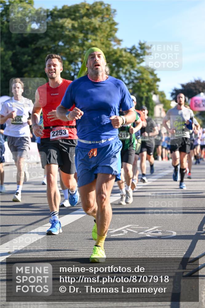 07.09.2025 - BARMER Alsterlauf Dr. Thomas Lammeyer http://msf.ph/oto/8707918 07.09.2025 09:29:13 Laufen 3404, 2253, 6219 meine-sportfotos.de