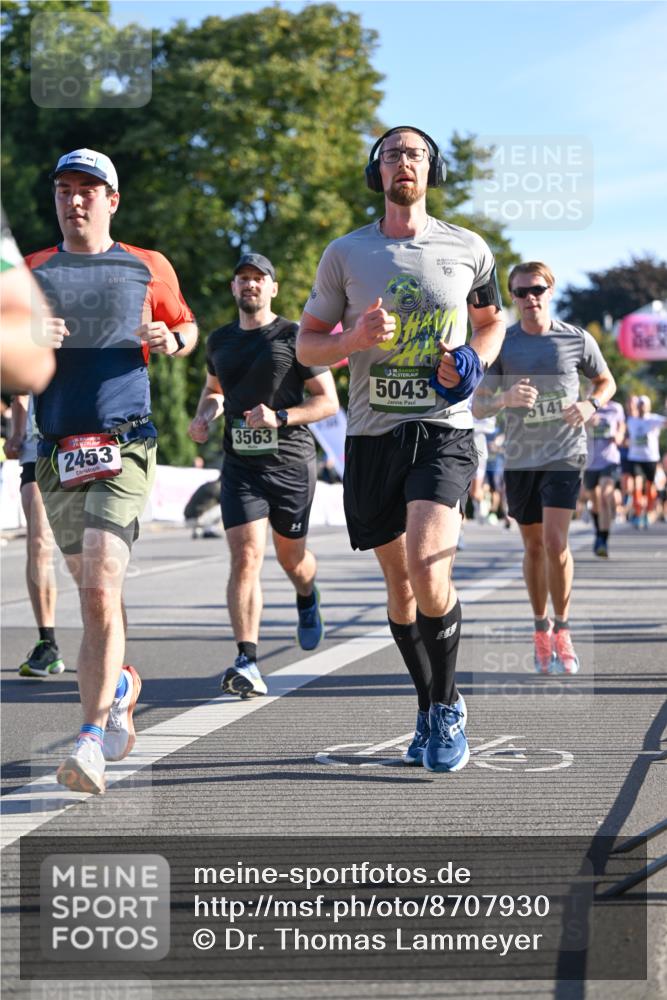 07.09.2025 - BARMER Alsterlauf Dr. Thomas Lammeyer http://msf.ph/oto/8707930 07.09.2025 09:29:16 Laufen 2453, 3563, 5043, 19 meine-sportfotos.de