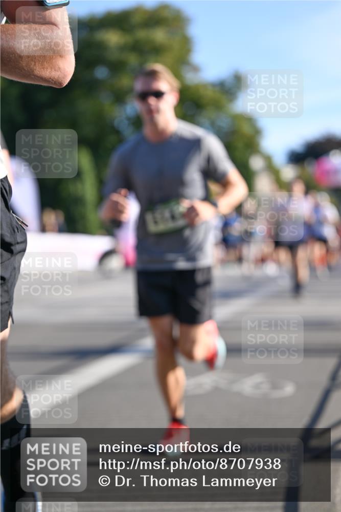 07.09.2025 - BARMER Alsterlauf Dr. Thomas Lammeyer http://msf.ph/oto/8707938 07.09.2025 09:29:17 Laufen  meine-sportfotos.de
