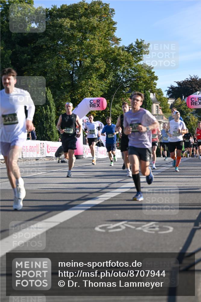 07.09.2025 - BARMER Alsterlauf Dr. Thomas Lammeyer http://msf.ph/oto/8707944 07.09.2025 09:29:19 Laufen 5438, 3449, 2777, 8161, 58237, 44, 3290 meine-sportfotos.de