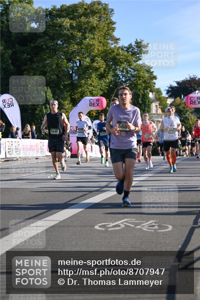 07.09.2025 - BARMER Alsterlauf Dr. Thomas Lammeyer http://msf.ph/oto/8707947 07.09.2025 09:29:19 Laufen 8449, 2777, 8161, 588, 278, 3555, 3290, 54 meine-sportfotos.de