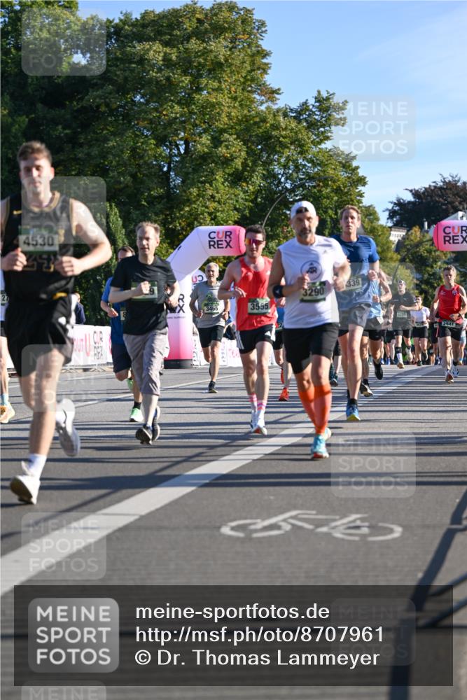 07.09.2025 - BARMER Alsterlauf Dr. Thomas Lammeyer http://msf.ph/oto/8707961 07.09.2025 09:29:21 Laufen 27, 4530, 339, 3290, 3465, 3555, 54, 5380, 2941 meine-sportfotos.de