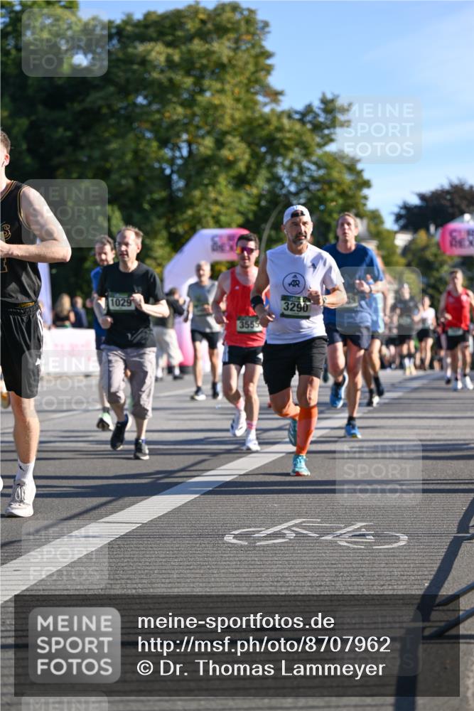 07.09.2025 - BARMER Alsterlauf Dr. Thomas Lammeyer http://msf.ph/oto/8707962 07.09.2025 09:29:22 Laufen 1029, 3555, 3290, 45 meine-sportfotos.de