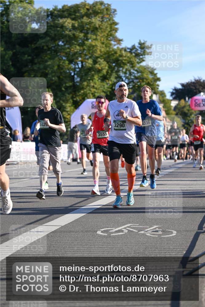 07.09.2025 - BARMER Alsterlauf Dr. Thomas Lammeyer http://msf.ph/oto/8707963 07.09.2025 09:29:22 Laufen 1025, 3290, 8339, 3555 meine-sportfotos.de