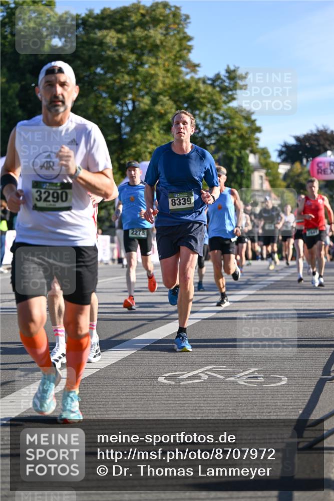 07.09.2025 - BARMER Alsterlauf Dr. Thomas Lammeyer http://msf.ph/oto/8707972 07.09.2025 09:29:23 Laufen 3290, 2278, 1, 8339, 39, 3641 meine-sportfotos.de