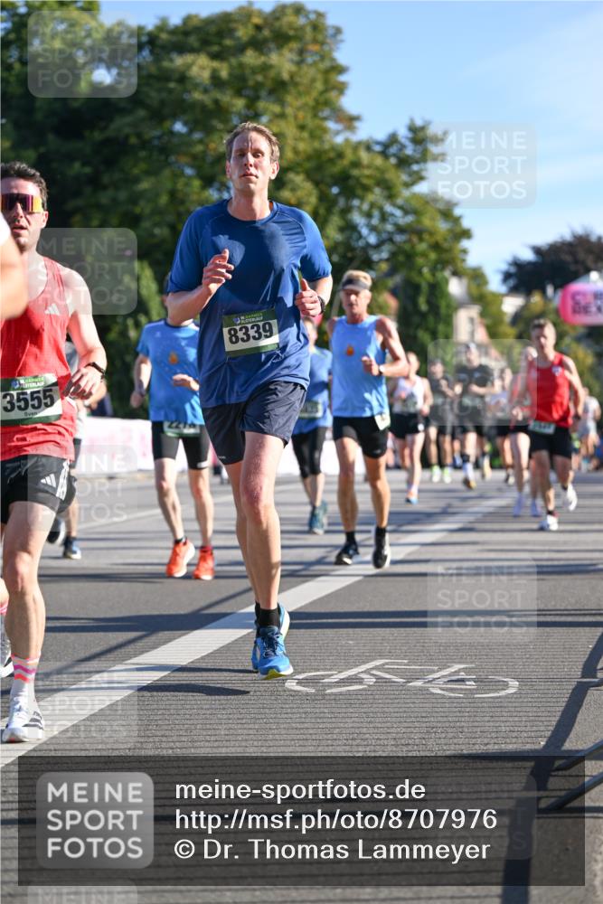 07.09.2025 - BARMER Alsterlauf Dr. Thomas Lammeyer http://msf.ph/oto/8707976 07.09.2025 09:29:23 Laufen 3555, 36, 8339 meine-sportfotos.de