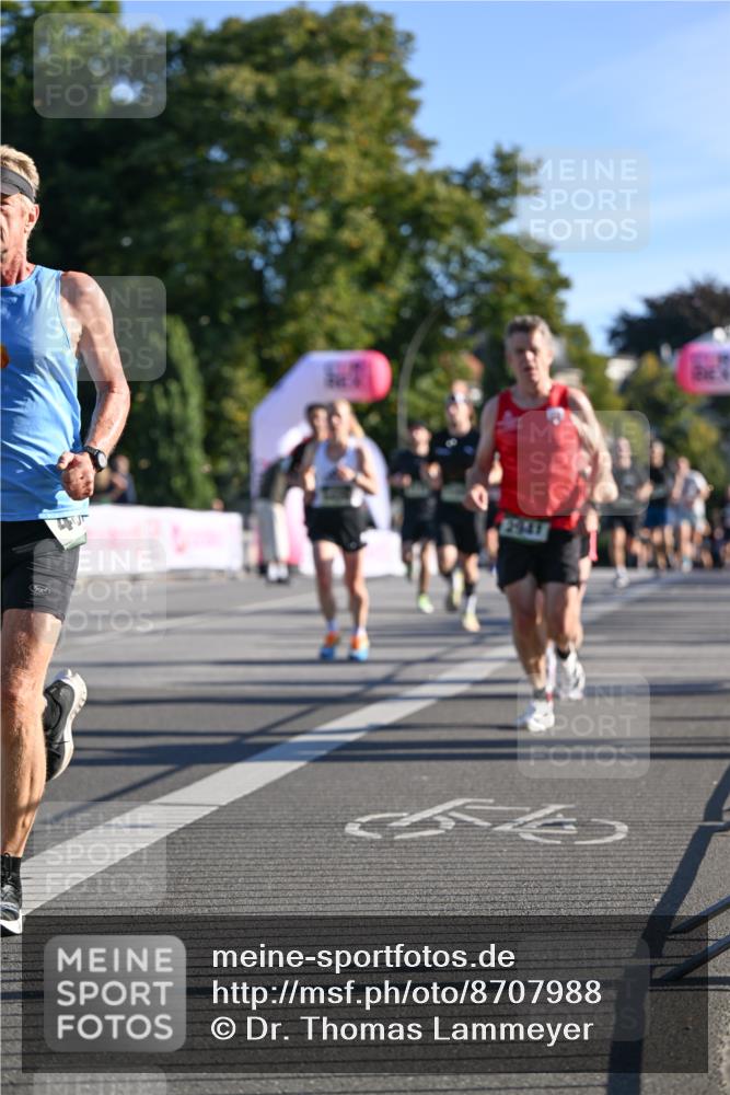 07.09.2025 - BARMER Alsterlauf Dr. Thomas Lammeyer http://msf.ph/oto/8707988 07.09.2025 09:29:26 Laufen 2941 meine-sportfotos.de