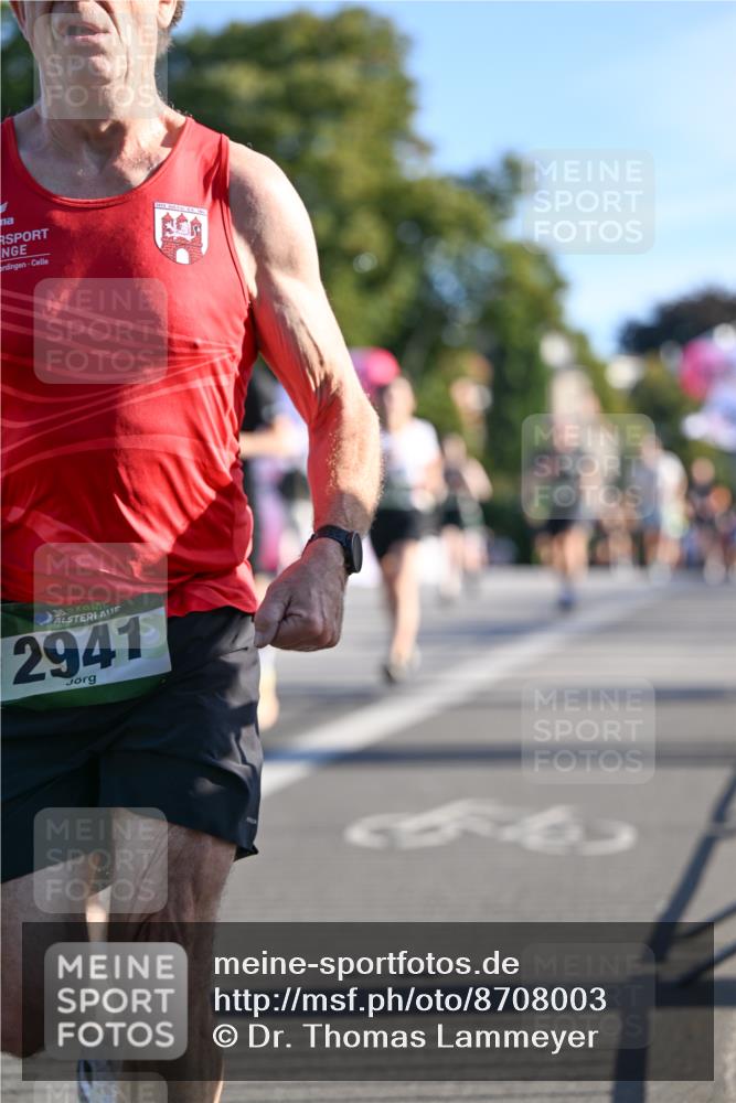 07.09.2025 - BARMER Alsterlauf Dr. Thomas Lammeyer http://msf.ph/oto/8708003 07.09.2025 09:29:28 Laufen 136, 2941 meine-sportfotos.de