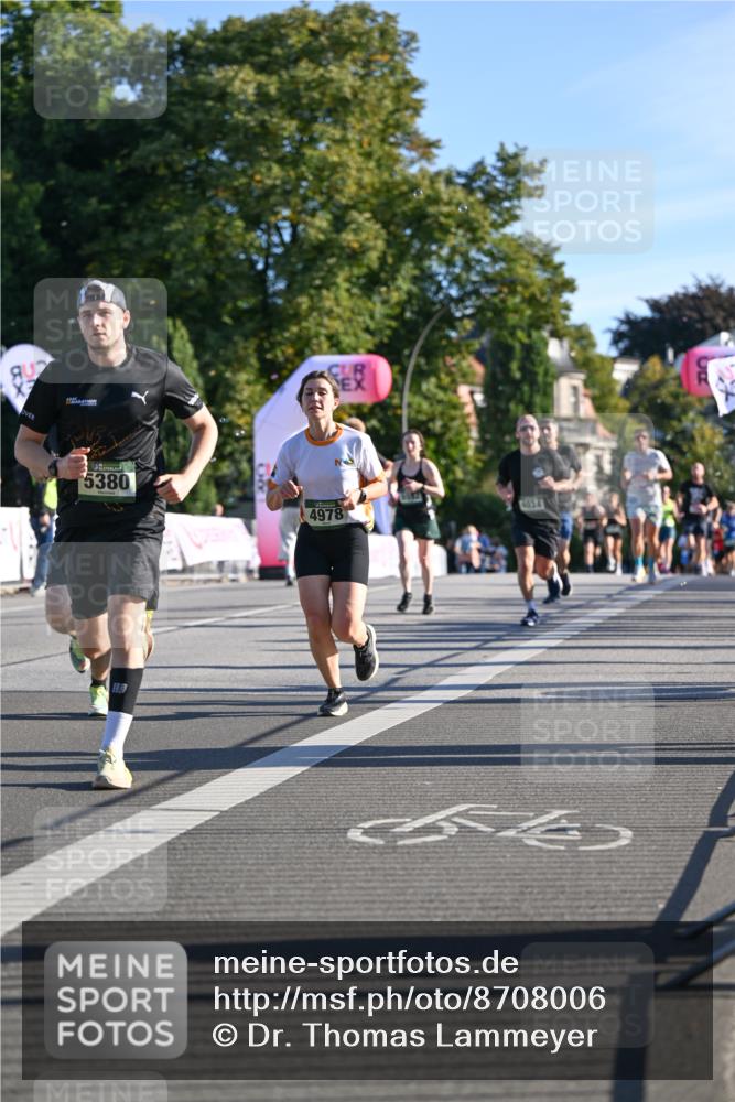 07.09.2025 - BARMER Alsterlauf Dr. Thomas Lammeyer http://msf.ph/oto/8708006 07.09.2025 09:29:28 Laufen 5380, 4834, 4978, 54 meine-sportfotos.de