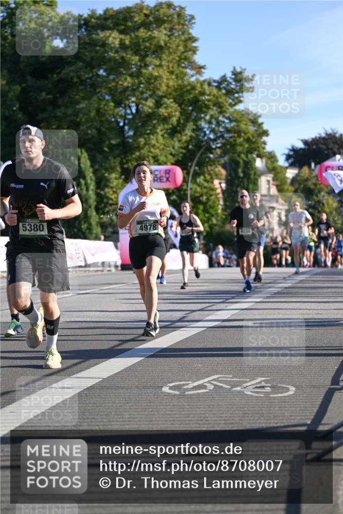 07.09.2025 - BARMER Alsterlauf Dr. Thomas Lammeyer http://msf.ph/oto/8708007 07.09.2025 09:29:29 Laufen 5380, 4978, 4034, 54 meine-sportfotos.de