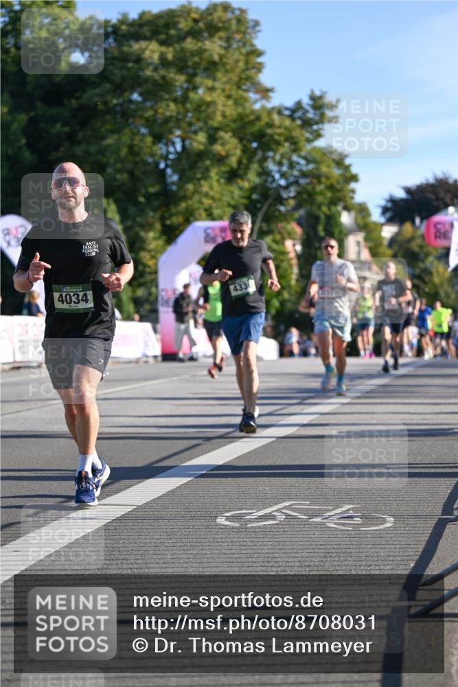 07.09.2025 - BARMER Alsterlauf Dr. Thomas Lammeyer http://msf.ph/oto/8708031 07.09.2025 09:29:32 Laufen 4034, 4336, 45 meine-sportfotos.de