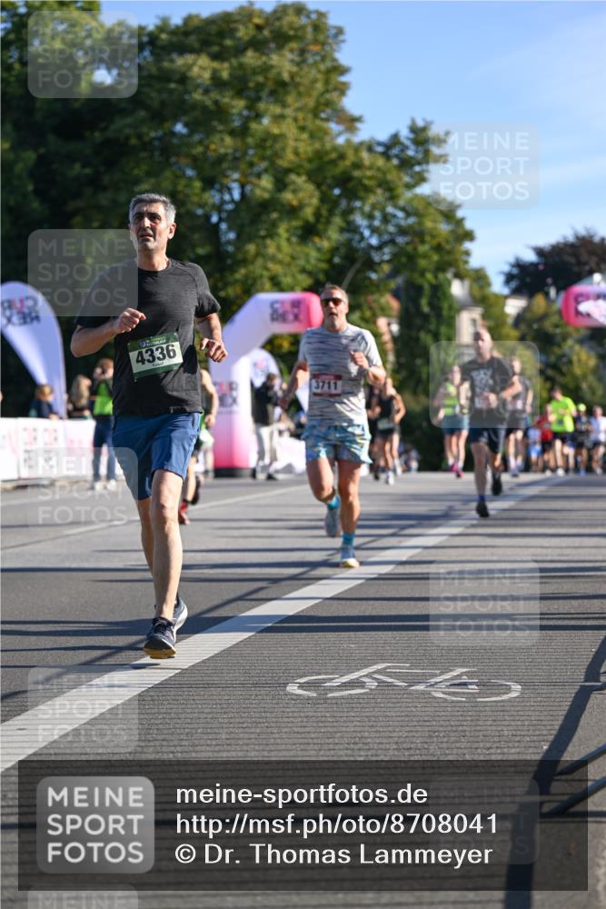 07.09.2025 - BARMER Alsterlauf Dr. Thomas Lammeyer http://msf.ph/oto/8708041 07.09.2025 09:29:34 Laufen 4336, 3711 meine-sportfotos.de