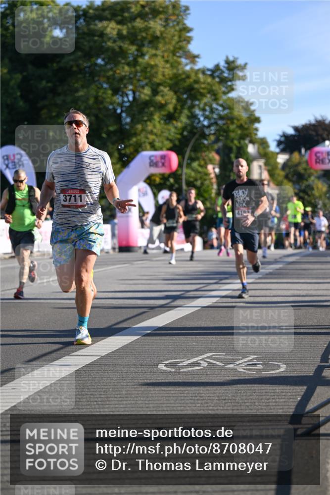 07.09.2025 - BARMER Alsterlauf Dr. Thomas Lammeyer http://msf.ph/oto/8708047 07.09.2025 09:29:35 Laufen 3711, 4192 meine-sportfotos.de