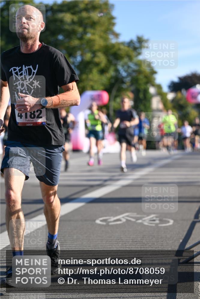 07.09.2025 - BARMER Alsterlauf Dr. Thomas Lammeyer http://msf.ph/oto/8708059 07.09.2025 09:29:38 Laufen 4182, 654 meine-sportfotos.de