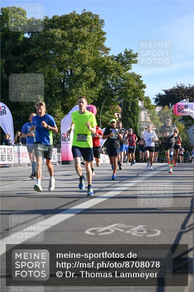 07.09.2025 - BARMER Alsterlauf Dr. Thomas Lammeyer http://msf.ph/oto/8708078 07.09.2025 09:29:43 Laufen 5067, 2383, 2913, 54 meine-sportfotos.de