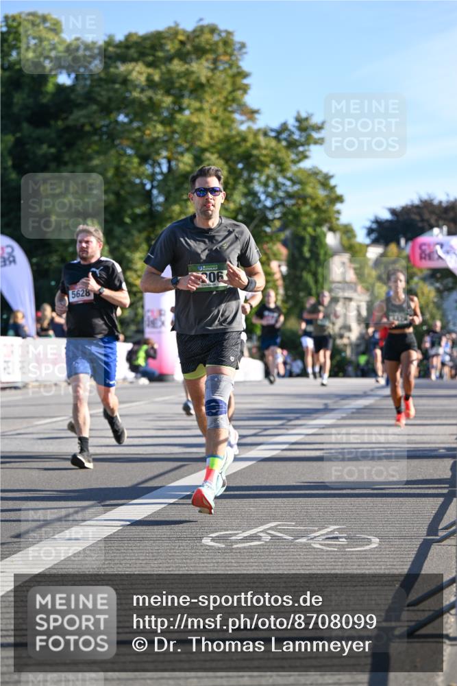 07.09.2025 - BARMER Alsterlauf Dr. Thomas Lammeyer http://msf.ph/oto/8708099 07.09.2025 09:29:46 Laufen 5628, 306 meine-sportfotos.de