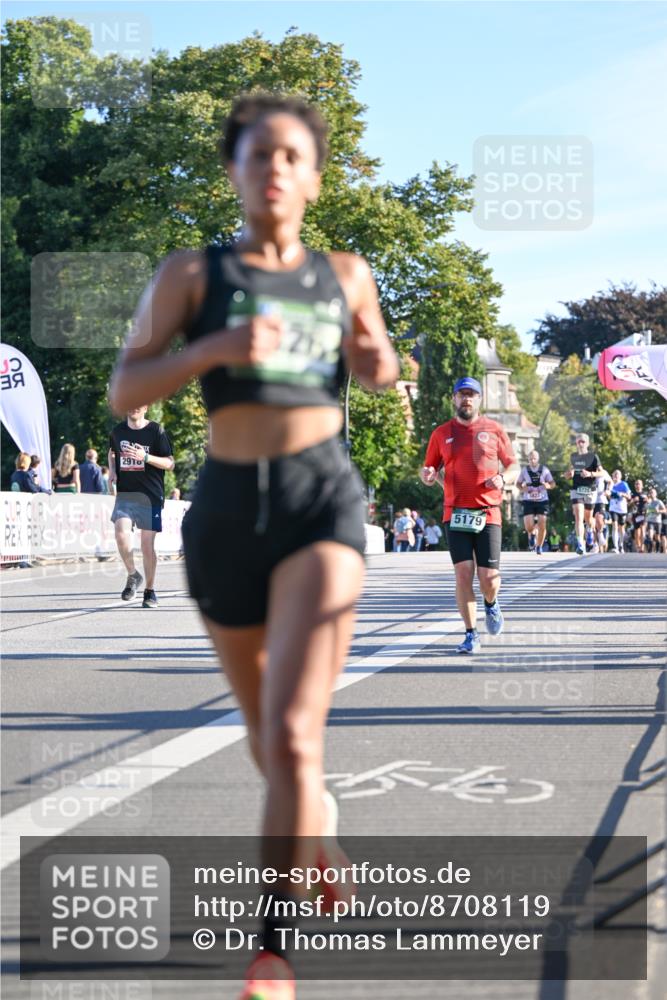 07.09.2025 - BARMER Alsterlauf Dr. Thomas Lammeyer http://msf.ph/oto/8708119 07.09.2025 09:29:50 Laufen 21, 2910, 5179, 5725 meine-sportfotos.de