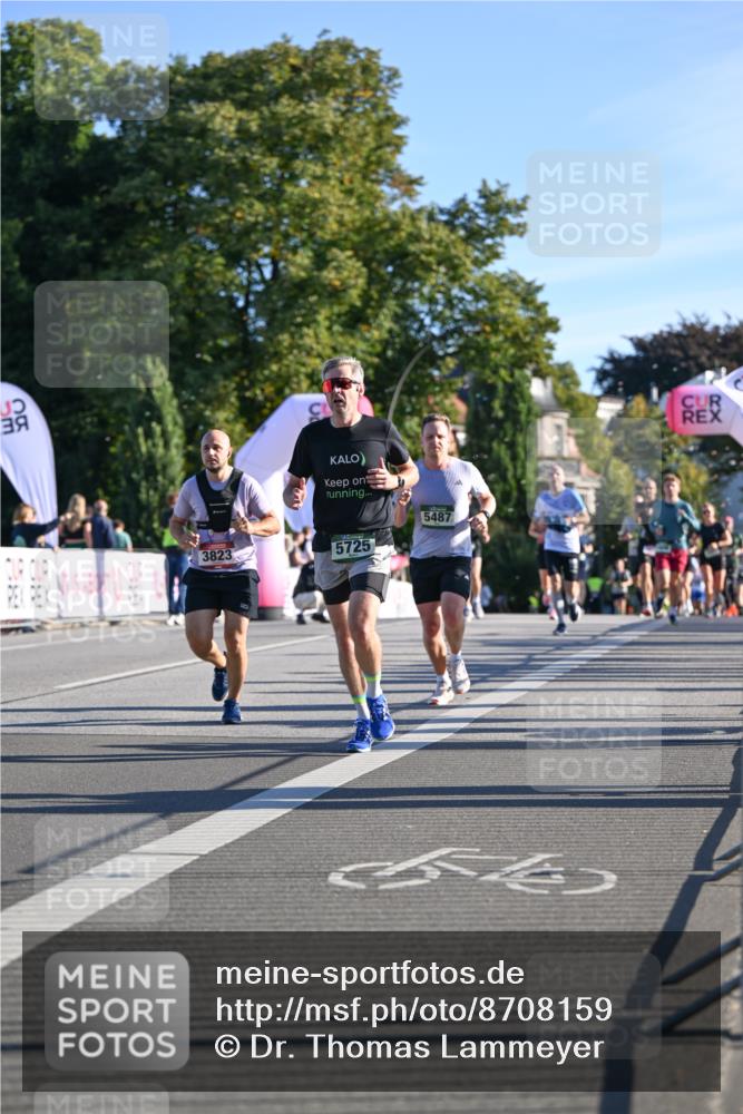 07.09.2025 - BARMER Alsterlauf Dr. Thomas Lammeyer http://msf.ph/oto/8708159 07.09.2025 09:29:57 Laufen 3823, 5725, 5487 meine-sportfotos.de