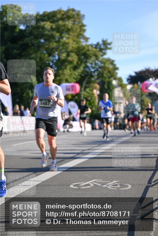 07.09.2025 - BARMER Alsterlauf Dr. Thomas Lammeyer http://msf.ph/oto/8708171 07.09.2025 09:29:59 Laufen 5487 meine-sportfotos.de
