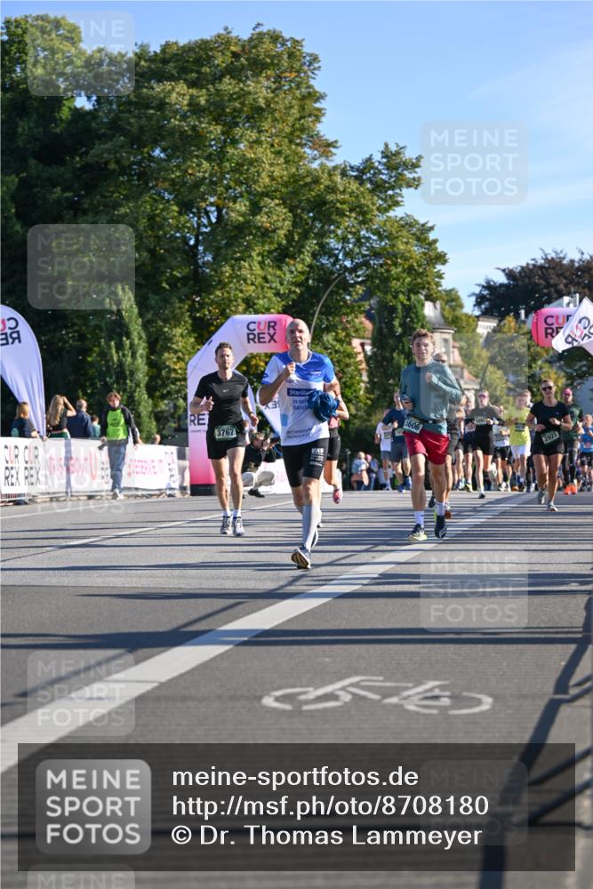 07.09.2025 - BARMER Alsterlauf Dr. Thomas Lammeyer http://msf.ph/oto/8708180 07.09.2025 09:30:01 Laufen 3767, 35, 5606, 554, 2921 meine-sportfotos.de