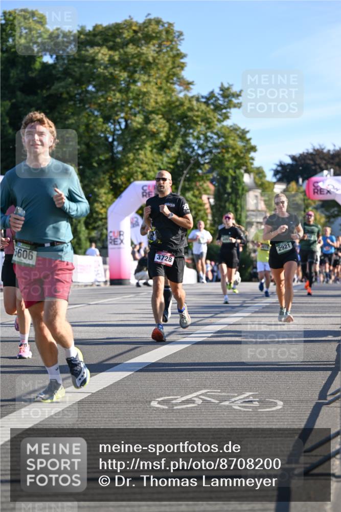 07.09.2025 - BARMER Alsterlauf Dr. Thomas Lammeyer http://msf.ph/oto/8708200 07.09.2025 09:30:04 Laufen 5606, 3728, 2921 meine-sportfotos.de
