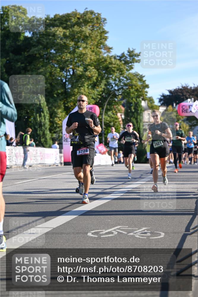 07.09.2025 - BARMER Alsterlauf Dr. Thomas Lammeyer http://msf.ph/oto/8708203 07.09.2025 09:30:04 Laufen 3728, 5091, 2921 meine-sportfotos.de