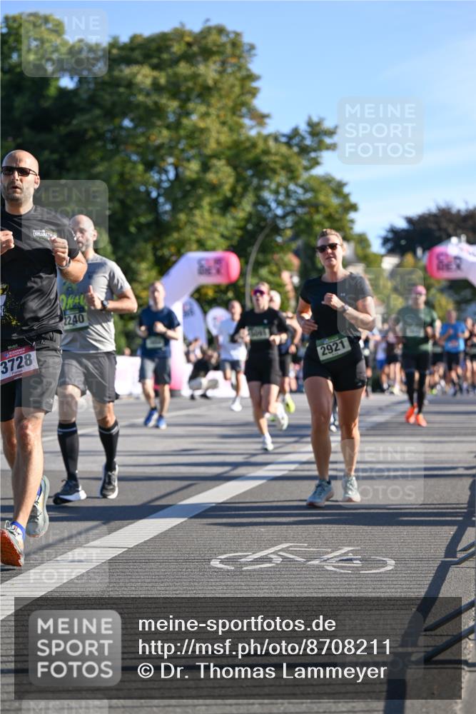 07.09.2025 - BARMER Alsterlauf Dr. Thomas Lammeyer http://msf.ph/oto/8708211 07.09.2025 09:30:05 Laufen 3728, 240, 2921 meine-sportfotos.de