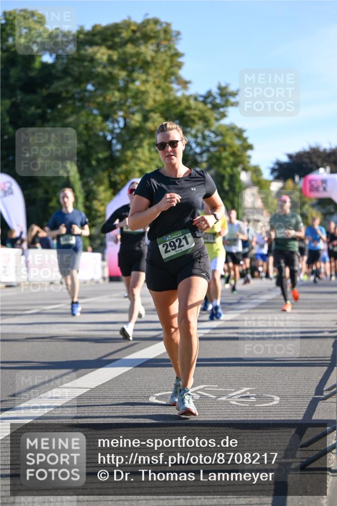 07.09.2025 - BARMER Alsterlauf Dr. Thomas Lammeyer http://msf.ph/oto/8708217 07.09.2025 09:30:06 Laufen 2921 meine-sportfotos.de