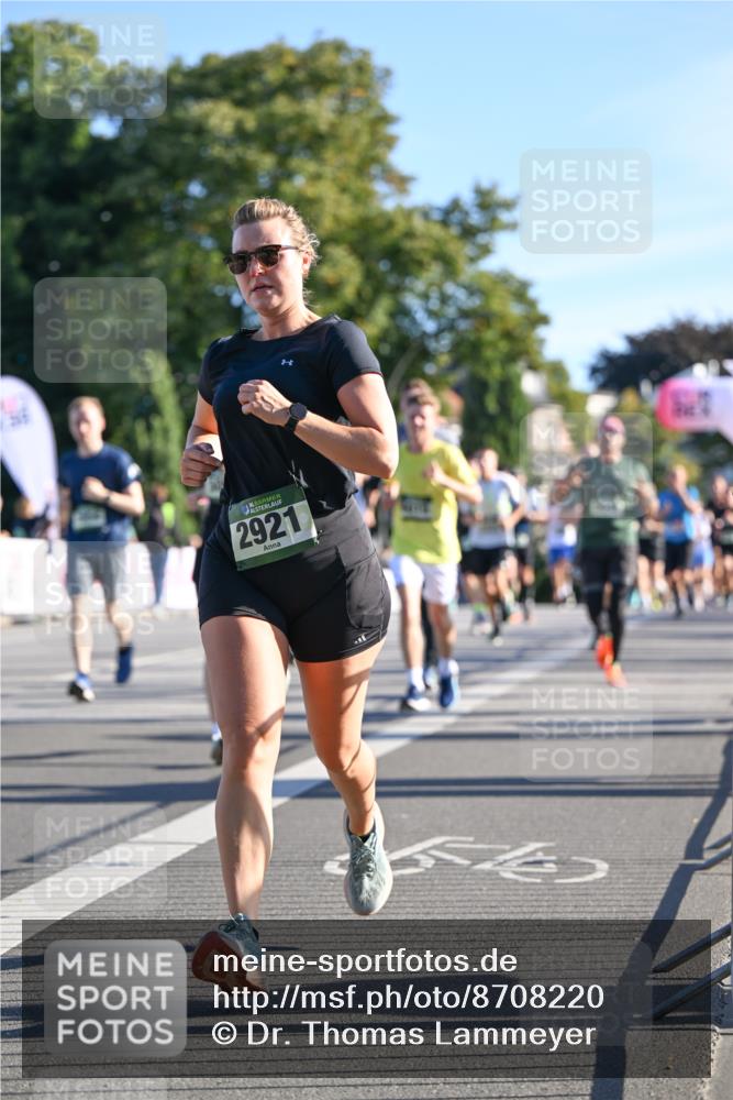 07.09.2025 - BARMER Alsterlauf Dr. Thomas Lammeyer http://msf.ph/oto/8708220 07.09.2025 09:30:07 Laufen 2921 meine-sportfotos.de