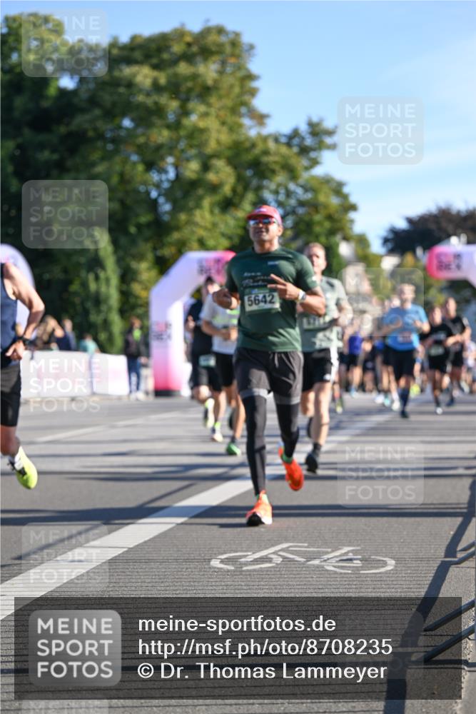 07.09.2025 - BARMER Alsterlauf Dr. Thomas Lammeyer http://msf.ph/oto/8708235 07.09.2025 09:30:09 Laufen 5642 meine-sportfotos.de