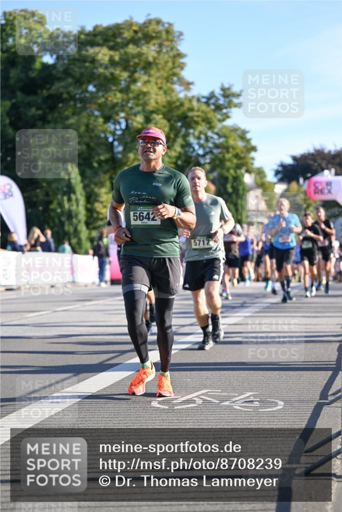 07.09.2025 - BARMER Alsterlauf Dr. Thomas Lammeyer http://msf.ph/oto/8708239 07.09.2025 09:30:10 Laufen 5642, 5717 meine-sportfotos.de