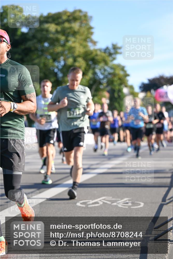 07.09.2025 - BARMER Alsterlauf Dr. Thomas Lammeyer http://msf.ph/oto/8708244 07.09.2025 09:30:11 Laufen 5717 meine-sportfotos.de