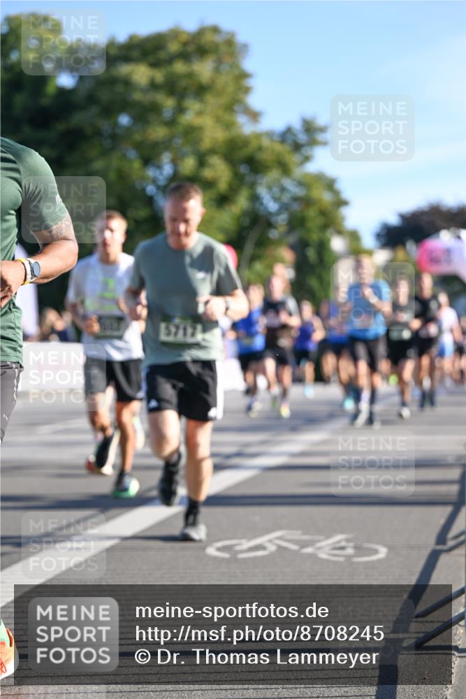 07.09.2025 - BARMER Alsterlauf Dr. Thomas Lammeyer http://msf.ph/oto/8708245 07.09.2025 09:30:11 Laufen 5717 meine-sportfotos.de