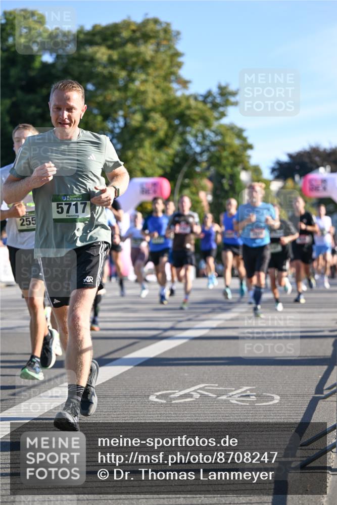 07.09.2025 - BARMER Alsterlauf Dr. Thomas Lammeyer http://msf.ph/oto/8708247 07.09.2025 09:30:12 Laufen 255, 5717 meine-sportfotos.de