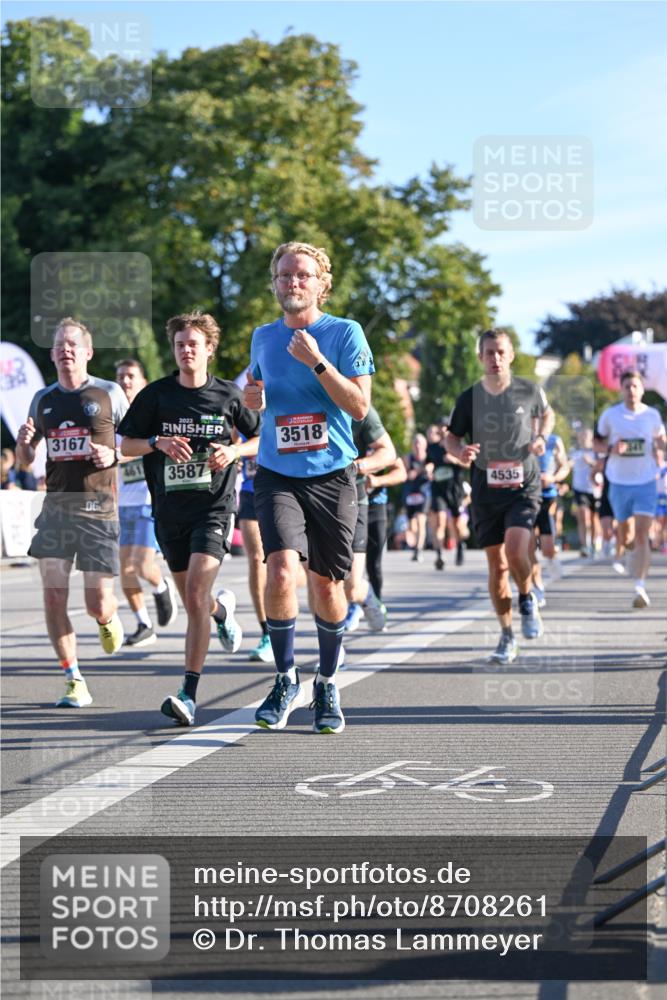 07.09.2025 - BARMER Alsterlauf Dr. Thomas Lammeyer http://msf.ph/oto/8708261 07.09.2025 09:30:14 Laufen 3167, 461, 2022, 3587, 3518, 4535 meine-sportfotos.de