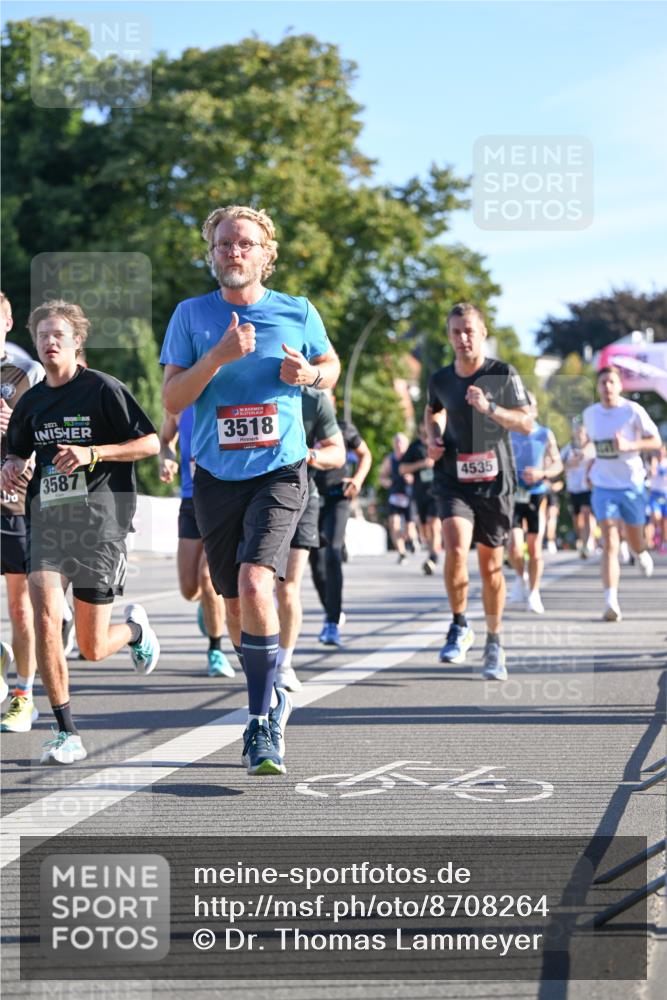 07.09.2025 - BARMER Alsterlauf Dr. Thomas Lammeyer http://msf.ph/oto/8708264 07.09.2025 09:30:14 Laufen 2022, 70, 3, 3587, 136, 3518, 4535 meine-sportfotos.de