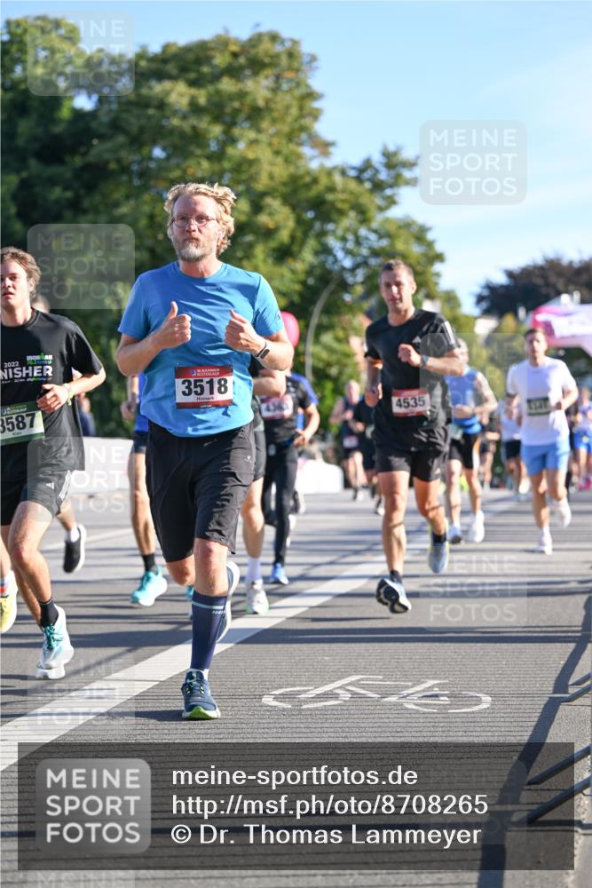 07.09.2025 - BARMER Alsterlauf Dr. Thomas Lammeyer http://msf.ph/oto/8708265 07.09.2025 09:30:14 Laufen 2022, 70, 3, 3587, 36, 3518, 4535 meine-sportfotos.de