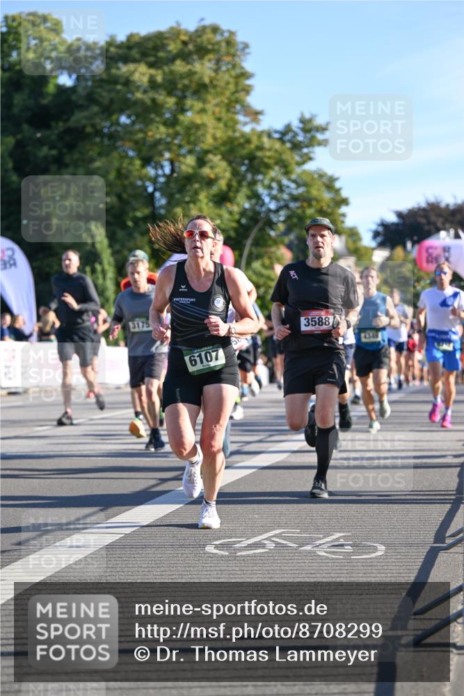 07.09.2025 - BARMER Alsterlauf Dr. Thomas Lammeyer http://msf.ph/oto/8708299 07.09.2025 09:30:20 Laufen 3175, 6107, 3588, 43, 49 meine-sportfotos.de