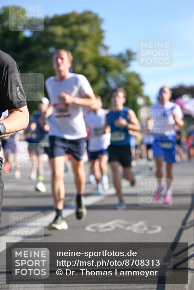 07.09.2025 - BARMER Alsterlauf Dr. Thomas Lammeyer http://msf.ph/oto/8708313 07.09.2025 09:30:22 Laufen  meine-sportfotos.de