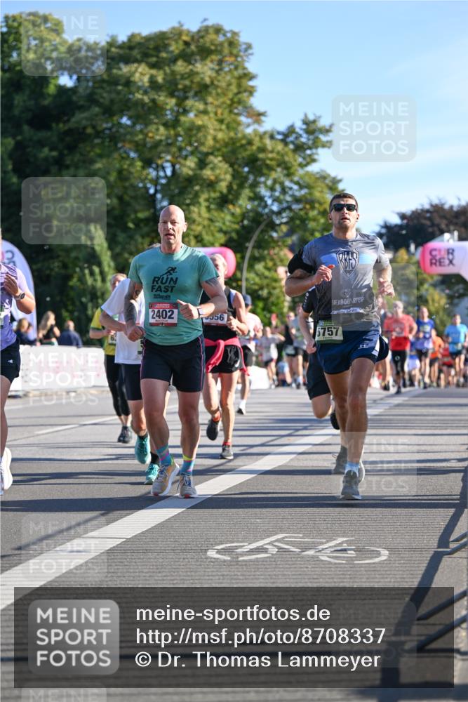 07.09.2025 - BARMER Alsterlauf Dr. Thomas Lammeyer http://msf.ph/oto/8708337 07.09.2025 09:30:27 Laufen 2402, 56, 5757 meine-sportfotos.de