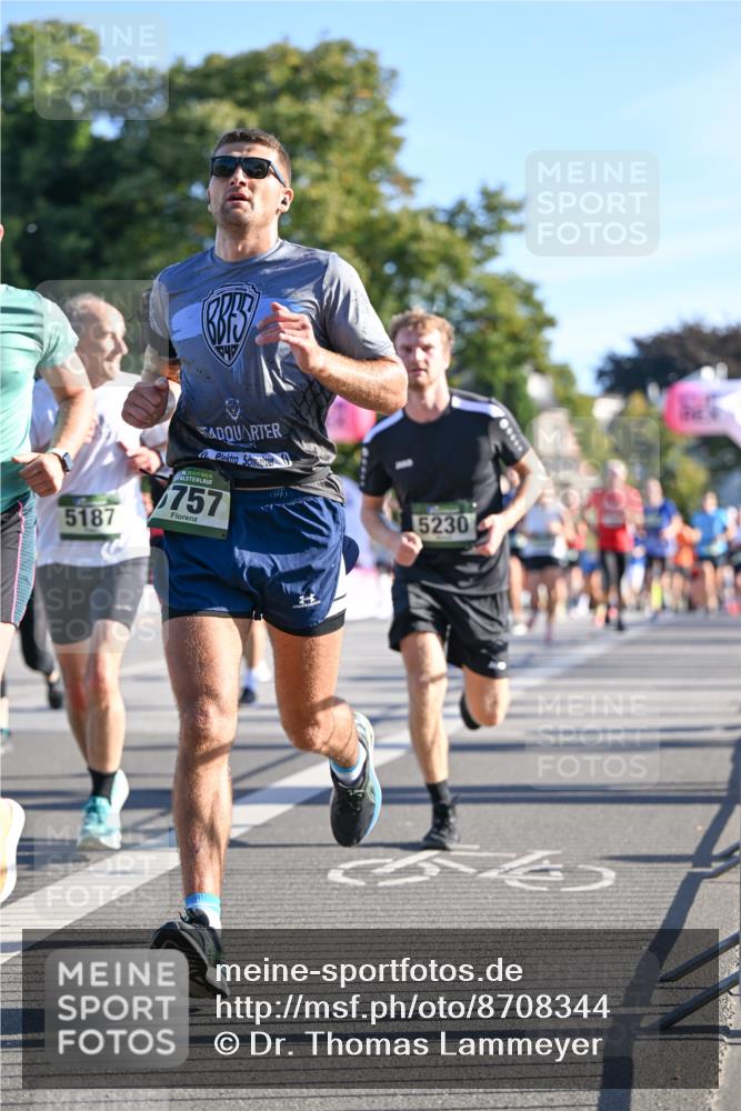 07.09.2025 - BARMER Alsterlauf Dr. Thomas Lammeyer http://msf.ph/oto/8708344 07.09.2025 09:30:28 Laufen 5187, 757, 5230 meine-sportfotos.de