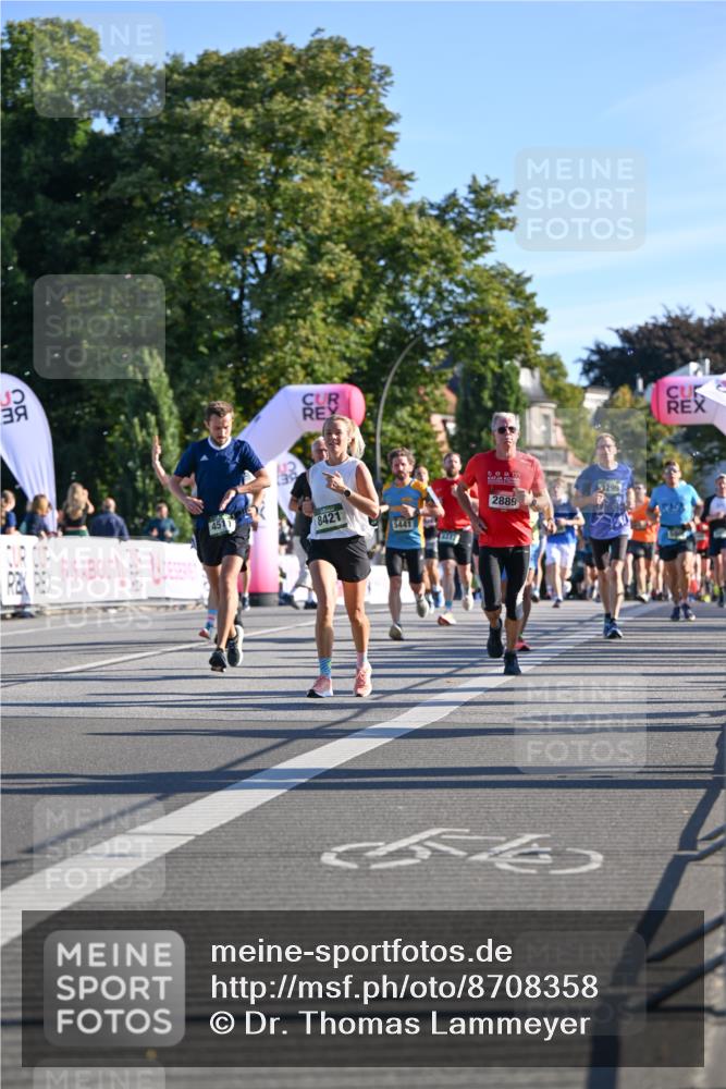 07.09.2025 - BARMER Alsterlauf Dr. Thomas Lammeyer http://msf.ph/oto/8708358 07.09.2025 09:30:31 Laufen 451, 8421, 5441, 1317, 2889 meine-sportfotos.de