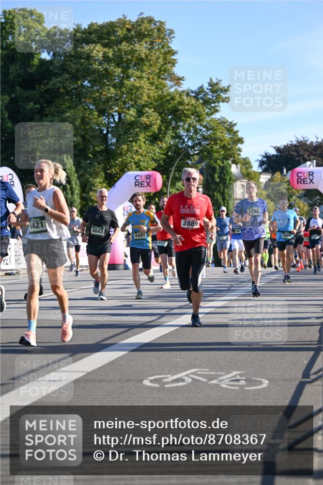 07.09.2025 - BARMER Alsterlauf Dr. Thomas Lammeyer http://msf.ph/oto/8708367 07.09.2025 09:30:33 Laufen 8421, 8043, 5441, 8317, 3299, 2889, 5905, 5567, 554 meine-sportfotos.de