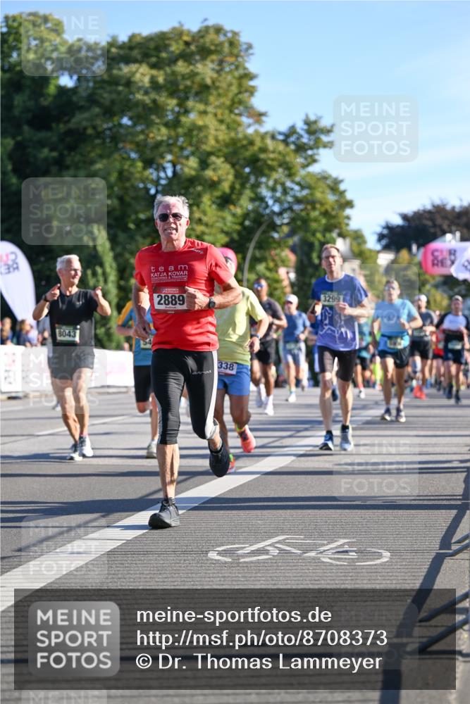 07.09.2025 - BARMER Alsterlauf Dr. Thomas Lammeyer http://msf.ph/oto/8708373 07.09.2025 09:30:34 Laufen 8043, 2889, 3299, 338 meine-sportfotos.de