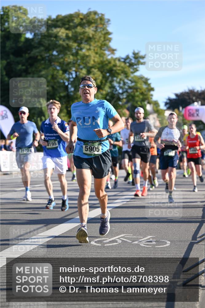07.09.2025 - BARMER Alsterlauf Dr. Thomas Lammeyer http://msf.ph/oto/8708398 07.09.2025 09:30:38 Laufen 21224, 3195, 5905 meine-sportfotos.de