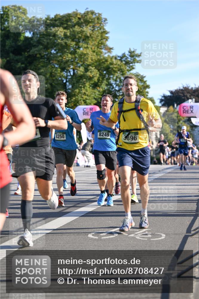 07.09.2025 - BARMER Alsterlauf Dr. Thomas Lammeyer http://msf.ph/oto/8708427 07.09.2025 09:30:43 Laufen 8249, 8250, 3896 meine-sportfotos.de