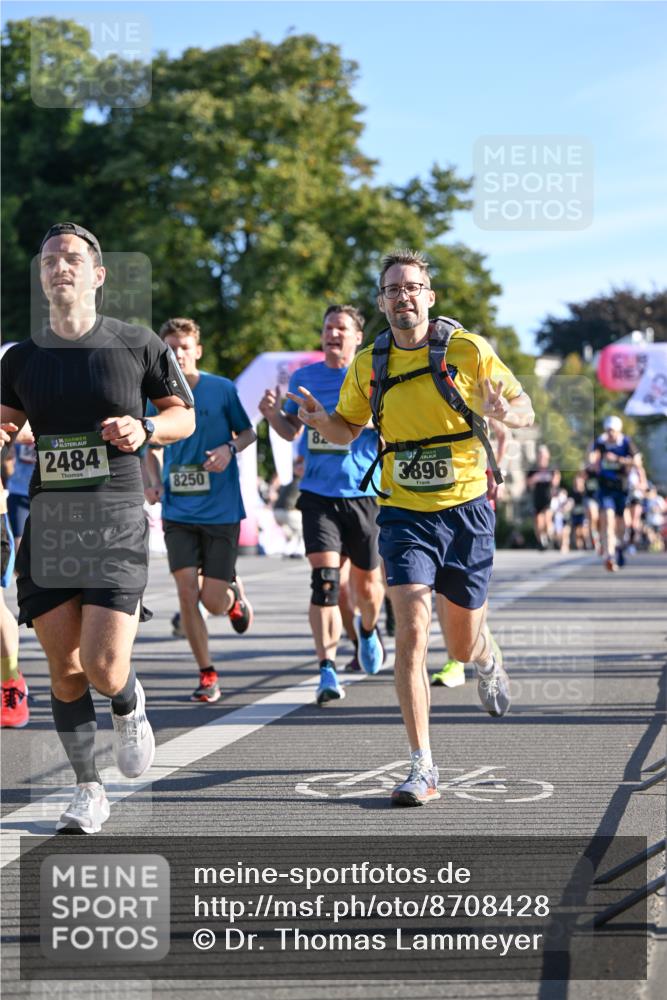 07.09.2025 - BARMER Alsterlauf Dr. Thomas Lammeyer http://msf.ph/oto/8708428 07.09.2025 09:30:43 Laufen 2484, 8250, 3896 meine-sportfotos.de